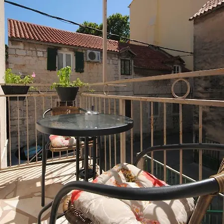 Art Maisonette Apartment *