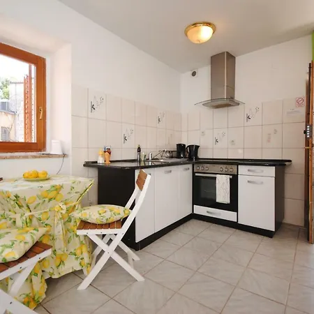 Art Maisonette